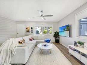Escape to Emerald Springs - Palm Trees and Pool, Mooloolaba